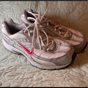 Nike Running shoe Hot pink and white size 9